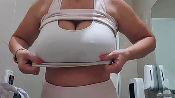 Close up amateur masturbating solo