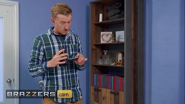 Horny Babe (Scarlett Jones) Gets A Good Old Fashioned Pounding By (Danny D's) Big Hard Dick - Brazzers