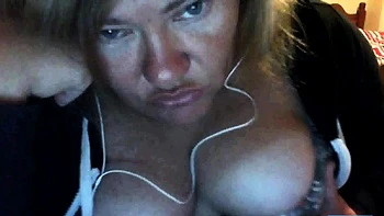 Big-Breasted American Woman on Webcam HD