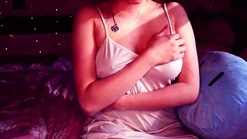 AftynRose ASMR Wet T-Shirt Cheeky Spray Video