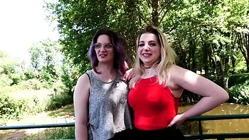 Massage lesbian amateur fingered by lesbian masseuse