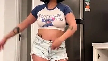 Hot brunette from squirt masturbating on webcam