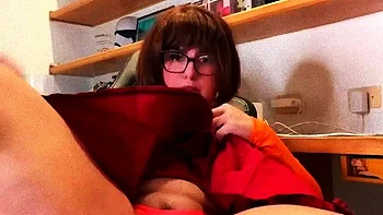 Victoria Matosa – Velma Dinkley (Video)