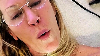 Amateur Anal Ebony Solo