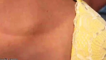 18 Aninhos dando para o amigo do namorado na primeira parte