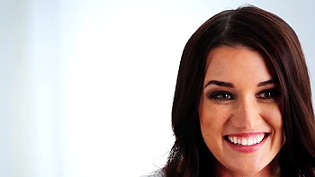 Smoking hot muse introduces her big tits