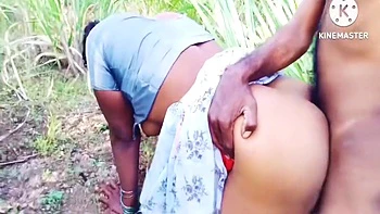 Marathi Aunty Cudai In Field With Sugar Cane