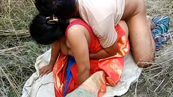 Full Bangladeshi Wife In The Grass