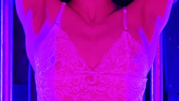 Amateur Big Titted Brunette Get Fucked On The Couch