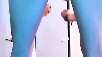 Close up MILF masturbation