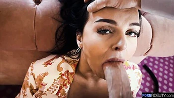 Hard doggy style fuck with a big-bottomed model Payton Preslee