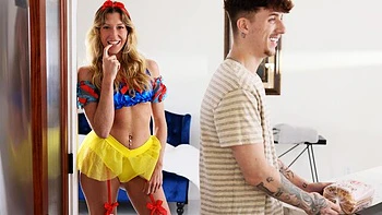 Good sex in the doggy style with a hot blonde chick Addison Vodka