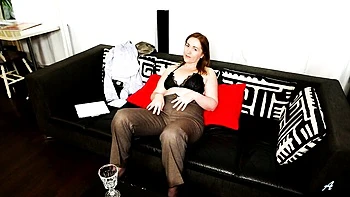 An awesome solo masturbation with a gorgeous hottie Gloria