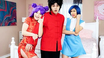 Penelope Woods and Evie Christian are enjoying this massive dick