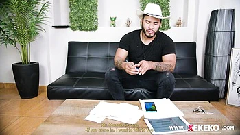 Admirable baby at pagando el alquiler clip