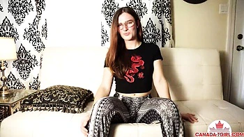 Easy-on-the-eyes chippie at 18-25 dirt