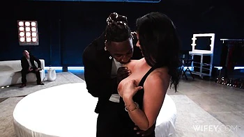 Nadia's long hair clip