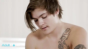 Spread eagle video with wild Lolly Dames and Tyler Cruise from Adult Mobile