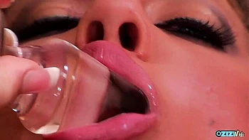 Enchanting baby girl - anal porn - Zizi Vids