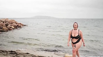 Queen has a very hot ass! - Jacquie et Michel TV