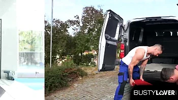 3 Delivery Guys Take Turns DPing Fit Slut Vina Reed in Her Home