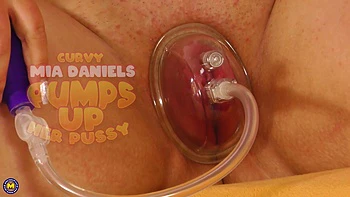 When Curvy Mom Mia Daniels Tries Out Her New Toys On Her Shaved Pussy She Really Hits The Spot