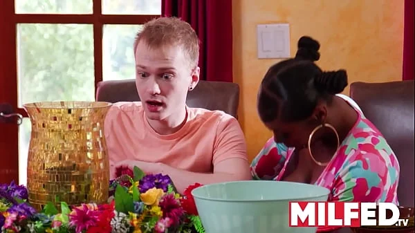 Big Black Woman Eating During Sex - MILFED