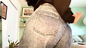 Pulled amateurs close up car sex