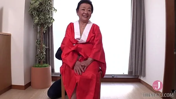 When Yuko Ogasawara, an 81-year-old widow, is a cheerful and energetic gives a massage to a young man, she shows off her age-old skills of making him impatience. - Intro