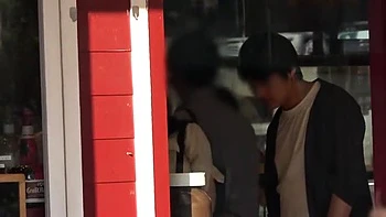 色気たっぷりのスレンダー美女を隠し撮りして寝取りエッチ開始