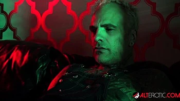 Watch fantastic Sascha Ink and Sami White's smut