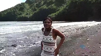 You and Yara Skye tour Hawaii for a bit before sucking and fucking in the car: Porn