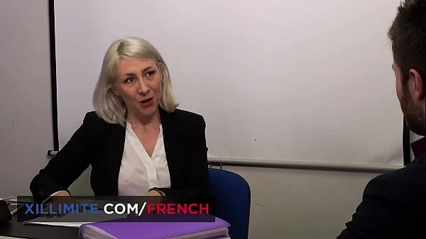 Blonde cougar wants it in the ass