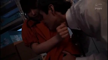 00903,A woman in serious agony