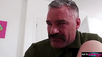 Julia James And Charles Dera - Stepdad Grabs Opportunity To Fuck Stepdaughters Ass