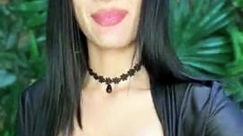 Cute amateur webcam teen girl toying pussy on webcam