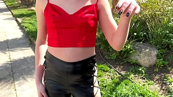 Polly, 28 years old, pole dancing and lesbian games for the naughty girl from Aix-en-Provence! - Jacquie et Michel TV