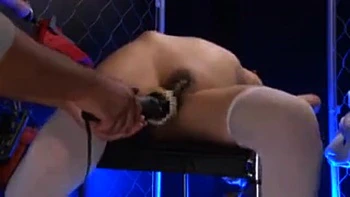 00960,Sensual play of Asian beauty