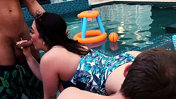 Poolside freeuse fun with hot housewife