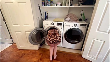 I Fuck My Stepmom Stuck In The Washing Machine And Give Her A Creampie - Steve Rickz, Bootyandthebeast