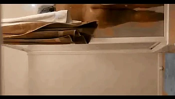 Chubby chick spied into WC 3