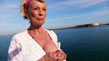 The naughty encounter of Venus, 27, with the seductive Grey… - Jacquie et Michel TV