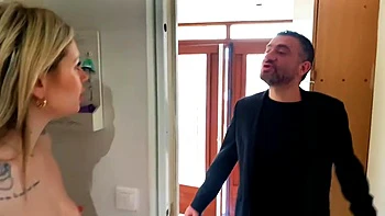 Getting to the heart of the matter with Aurora! - Jacquie et Michel TV