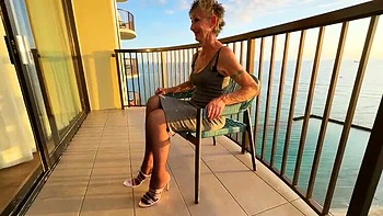 Waikiki Hotel Sex with British GILF in Stockings & Suspenders - Slow Motion Shower Fuck