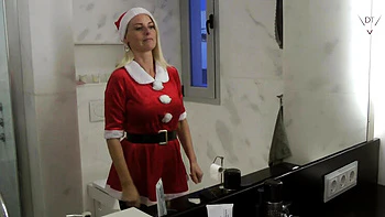 German MILF Tina's Christmas Blowjob & Huge Cumshot Doggystyle Fuck