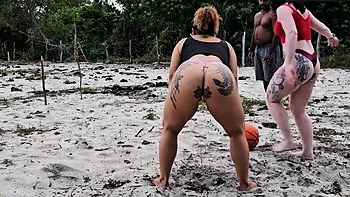 Jogo de futebol com apostas resulta em sexo assfuck