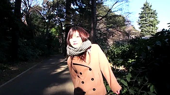 amateur asian gives a blowjob