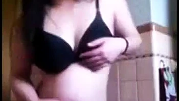 Cute Amateur Asian Teen Self Bottling on Webcam: Babe  Xnxx Porn