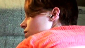 Cute Amateur Babe Masturbates and Gets Wet