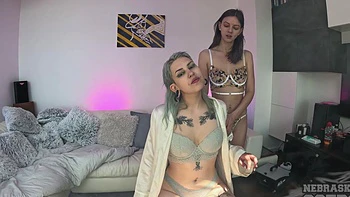 Two lesbians Rebeka Ruby and Sammie (Sam Big Boobs) play with each other’s pussies